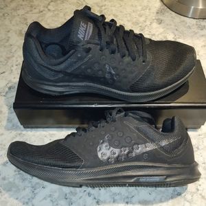 Nike Downshifter 7 Sneakers size 8